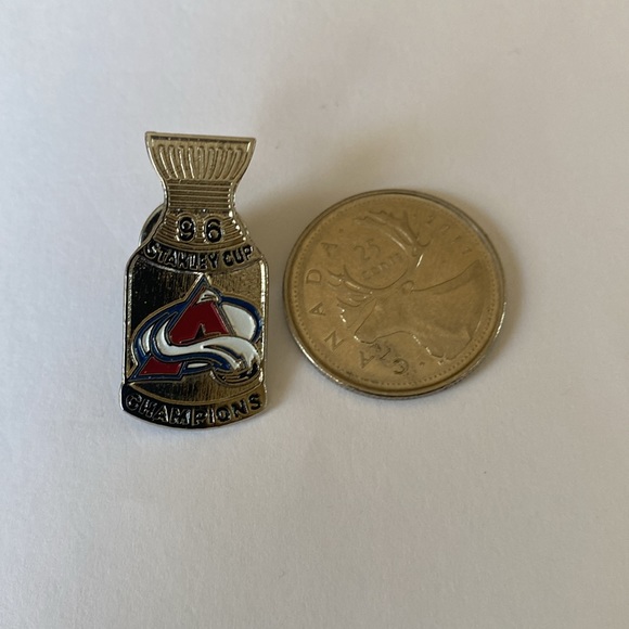 1996 Stanley Cup Champions Colorado Avalanche Officially Licensed Pin. - Picture 7 of 7